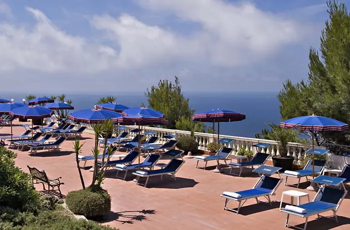 St. Leonard Ξενοδοχείο 4*